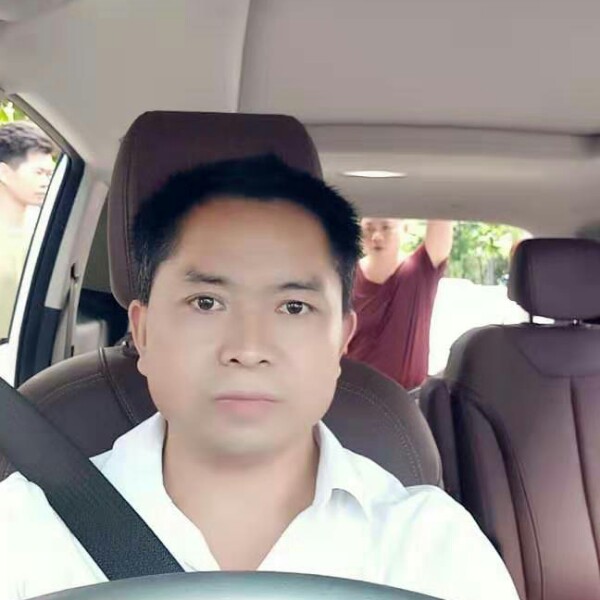 微笑忧伤的照片