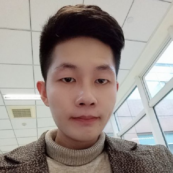 摸摸灬头的照片