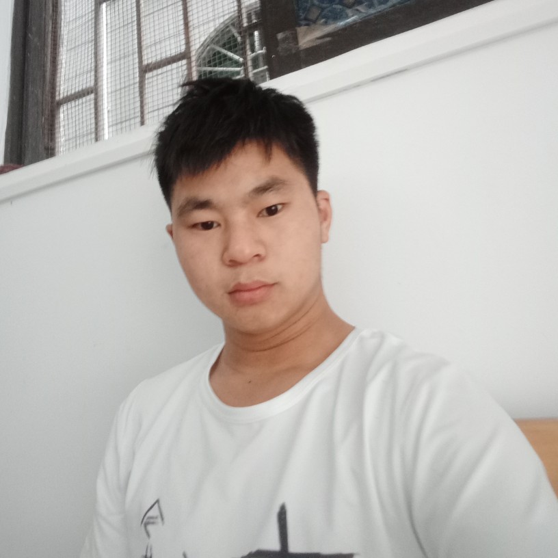 飞快的少年。的照片