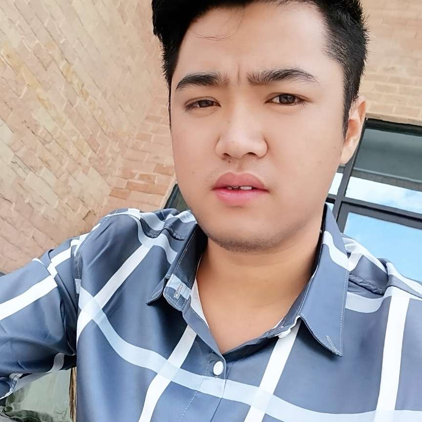 优美深拥数据线的照片