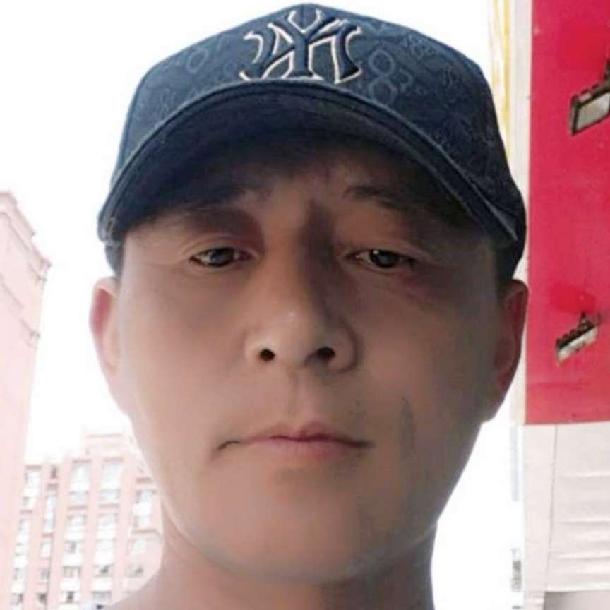 迷上夜的人的照片