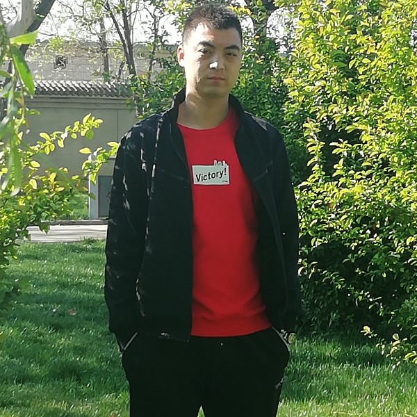 真心实意的小哥哥的照片
