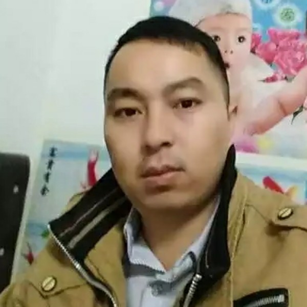 耍酷给灯泡的照片