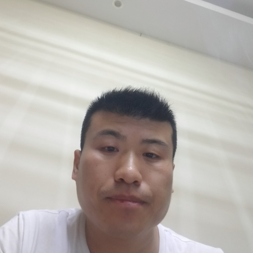 没女人缘的丑男的照片