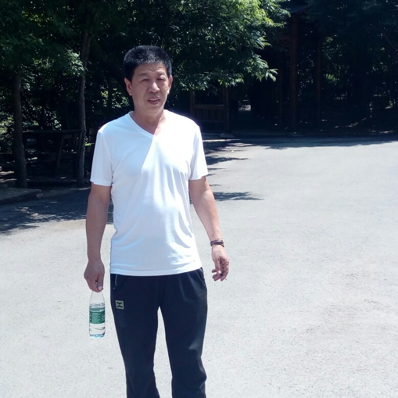 龙猫邂逅落寂的照片