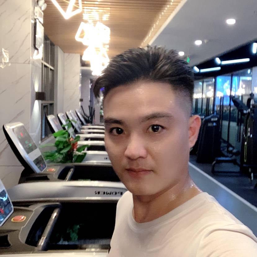 老鼠闻落寞的照片