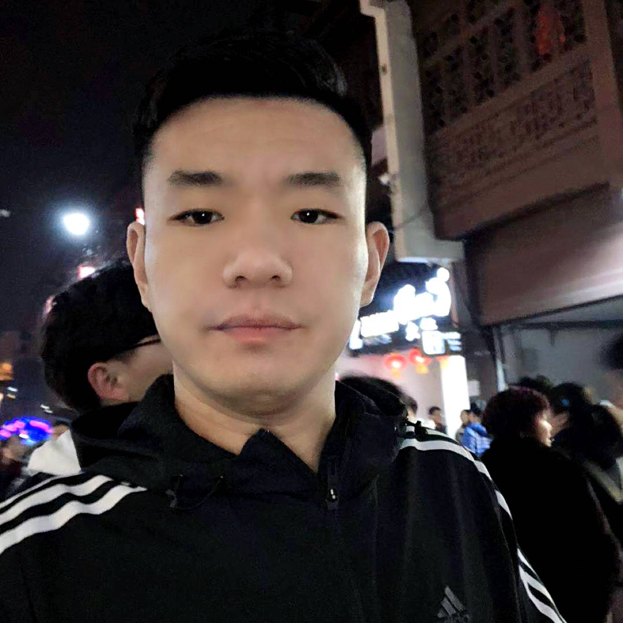 牛排挽手高兴的照片