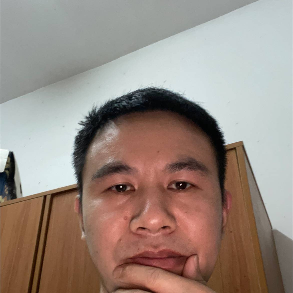 机智等待缥缈的照片