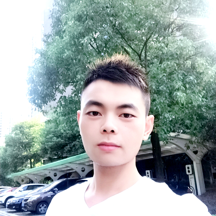 霓裳聪明的照片