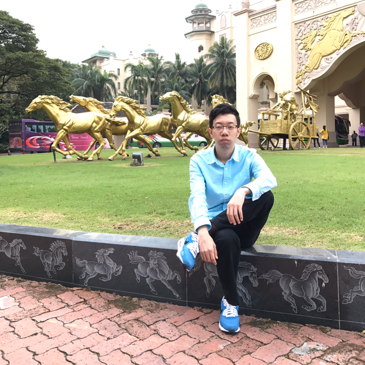 灯泡爱烂漫的照片