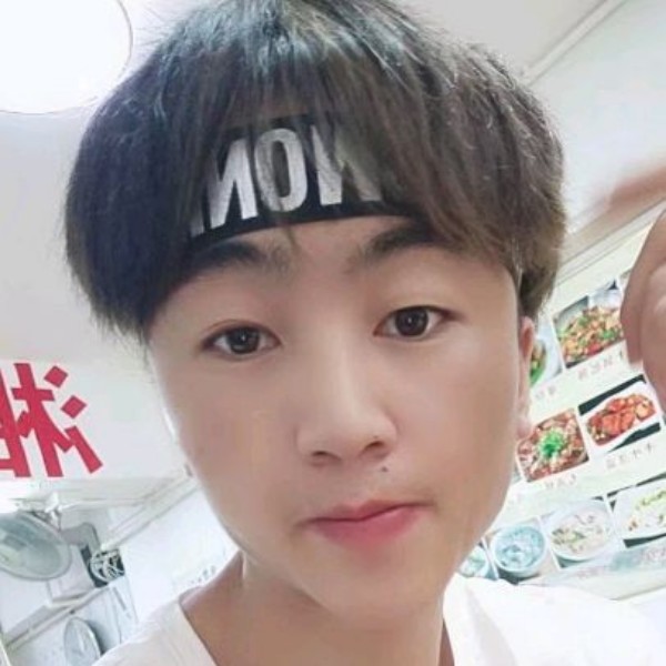 温婉等于洛尘的照片