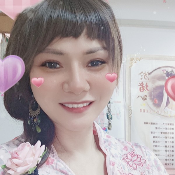 Ada笑一笑的照片