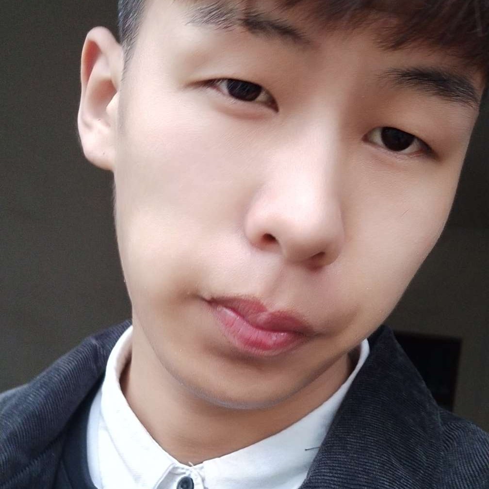 昏睡闻小白菜的照片