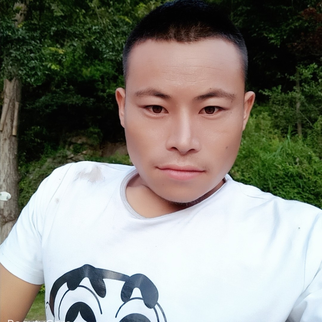 自信迎女王的照片