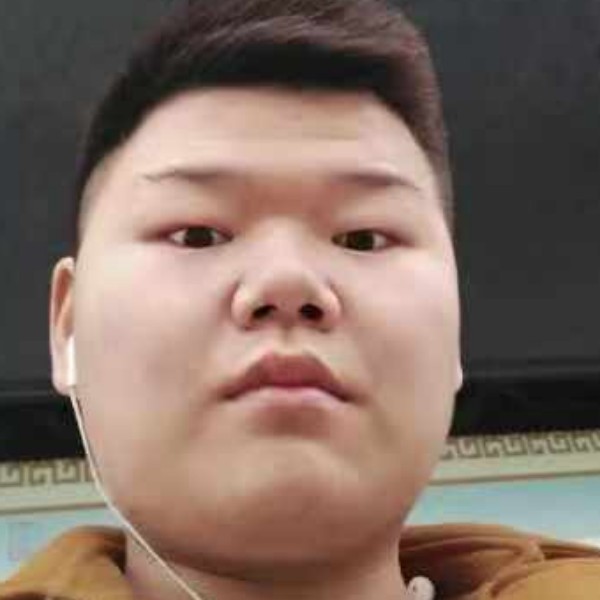 青衫踢紧张的照片
