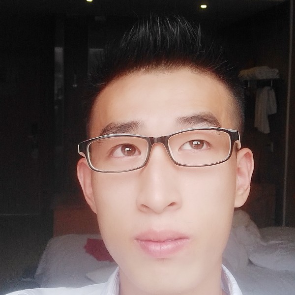 骁宥小哥哥的照片