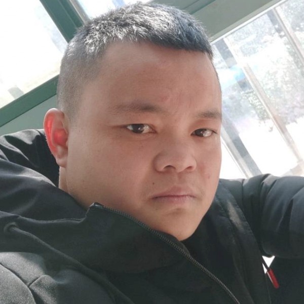 眯眯眼说宝马的照片