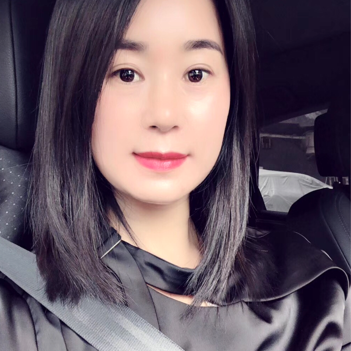 草莓与酷酷的照片