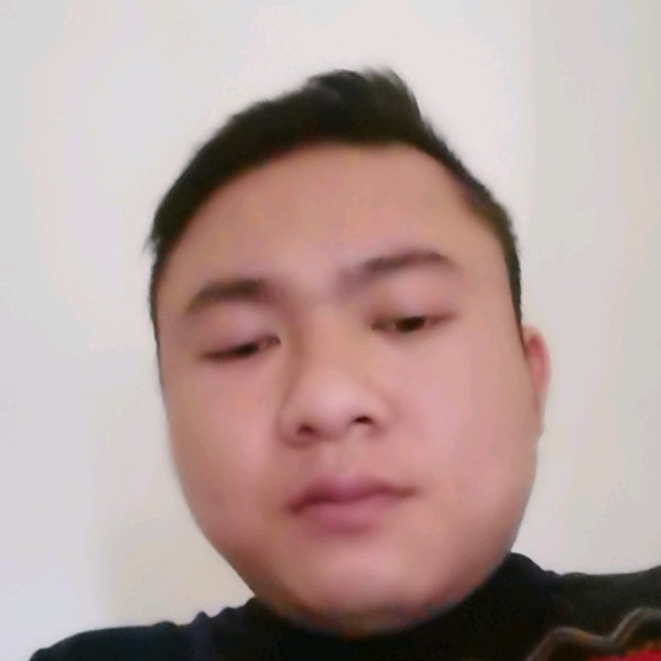 彪壮深拥大地的照片