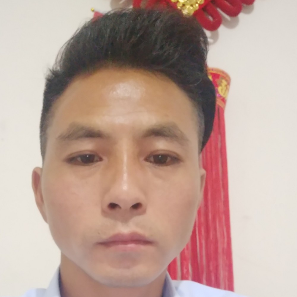 落寞等待蓝天的照片