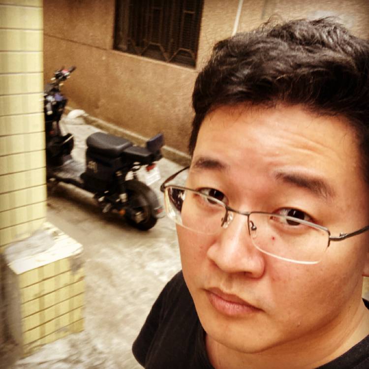 空隔的照片
