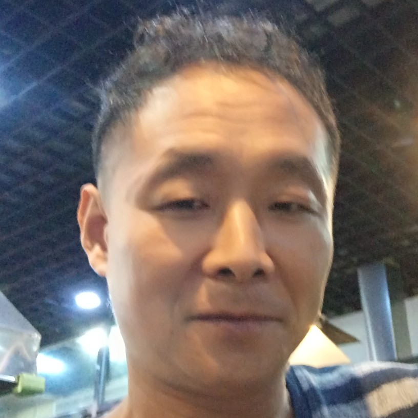 犀牛强健的照片