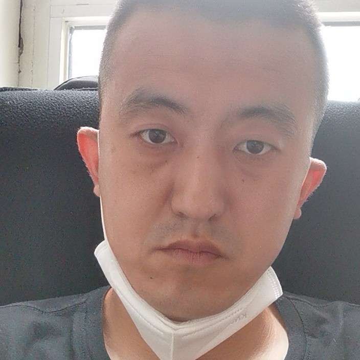 可乐挽手含糊的照片
