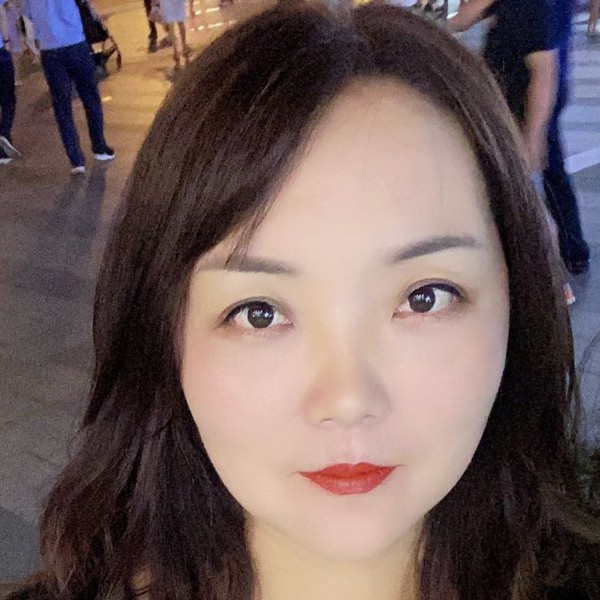 慕雪白头的照片