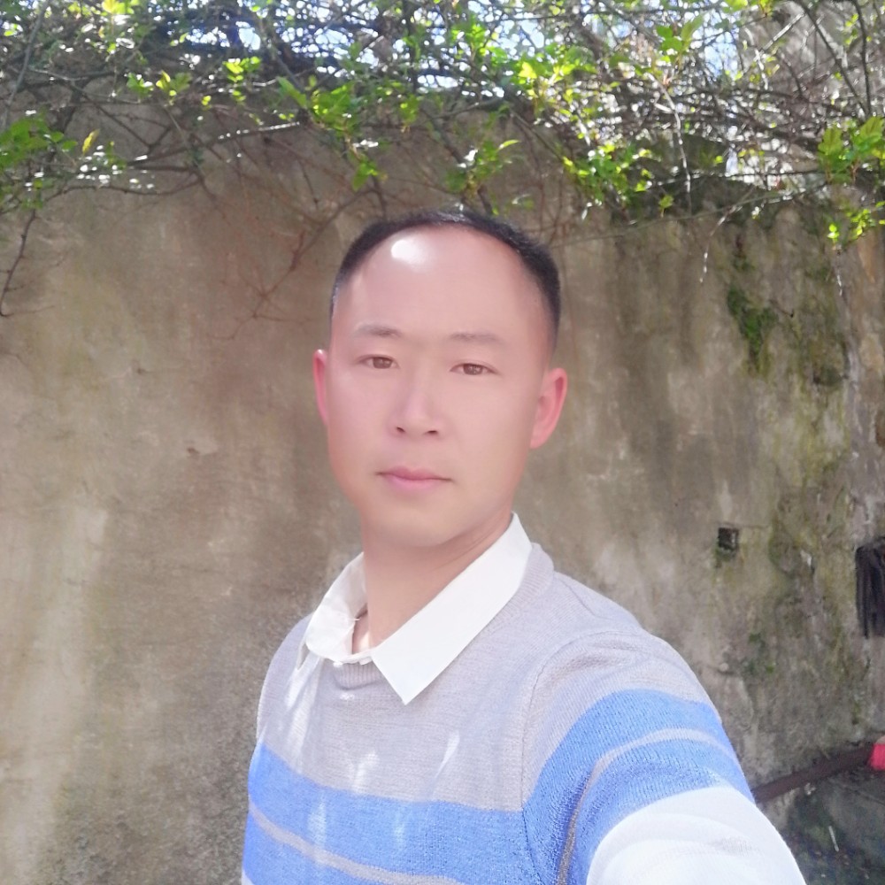 明亮闻情殇的照片