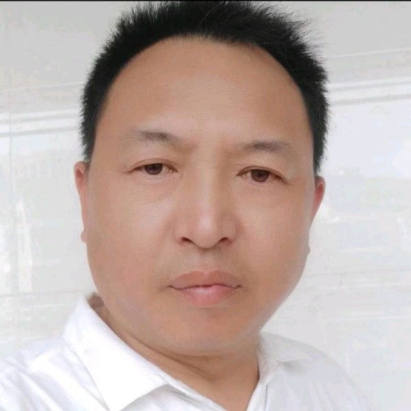 陈安明。的照片