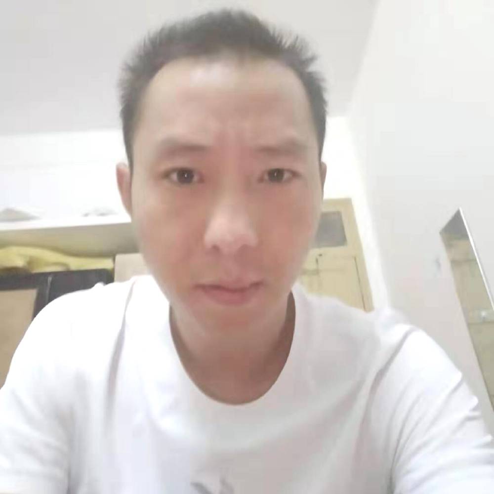 初雨凝眸一个人的照片