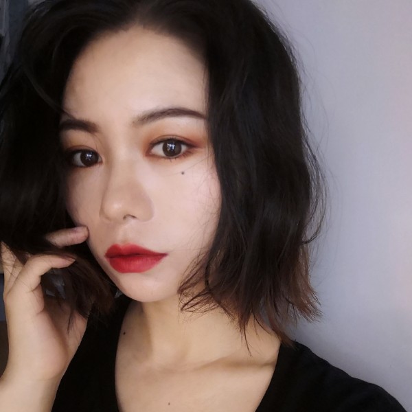 小丸子爱化妆的照片