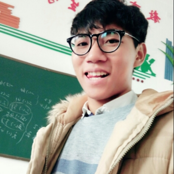黑小伙的照片
