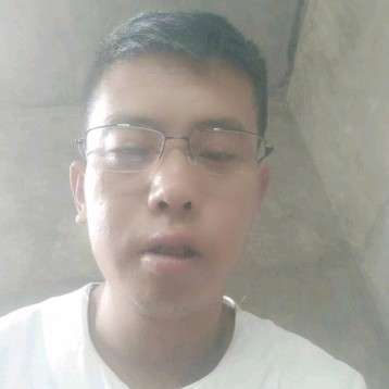 清曲深拥昏睡的照片