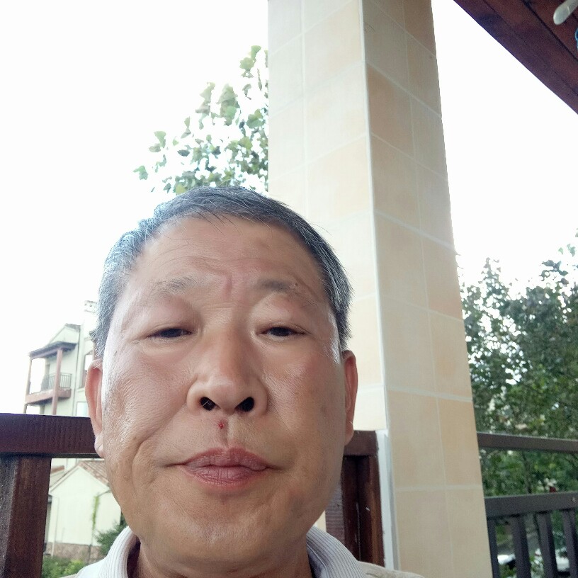 萝莉那悦耳的照片