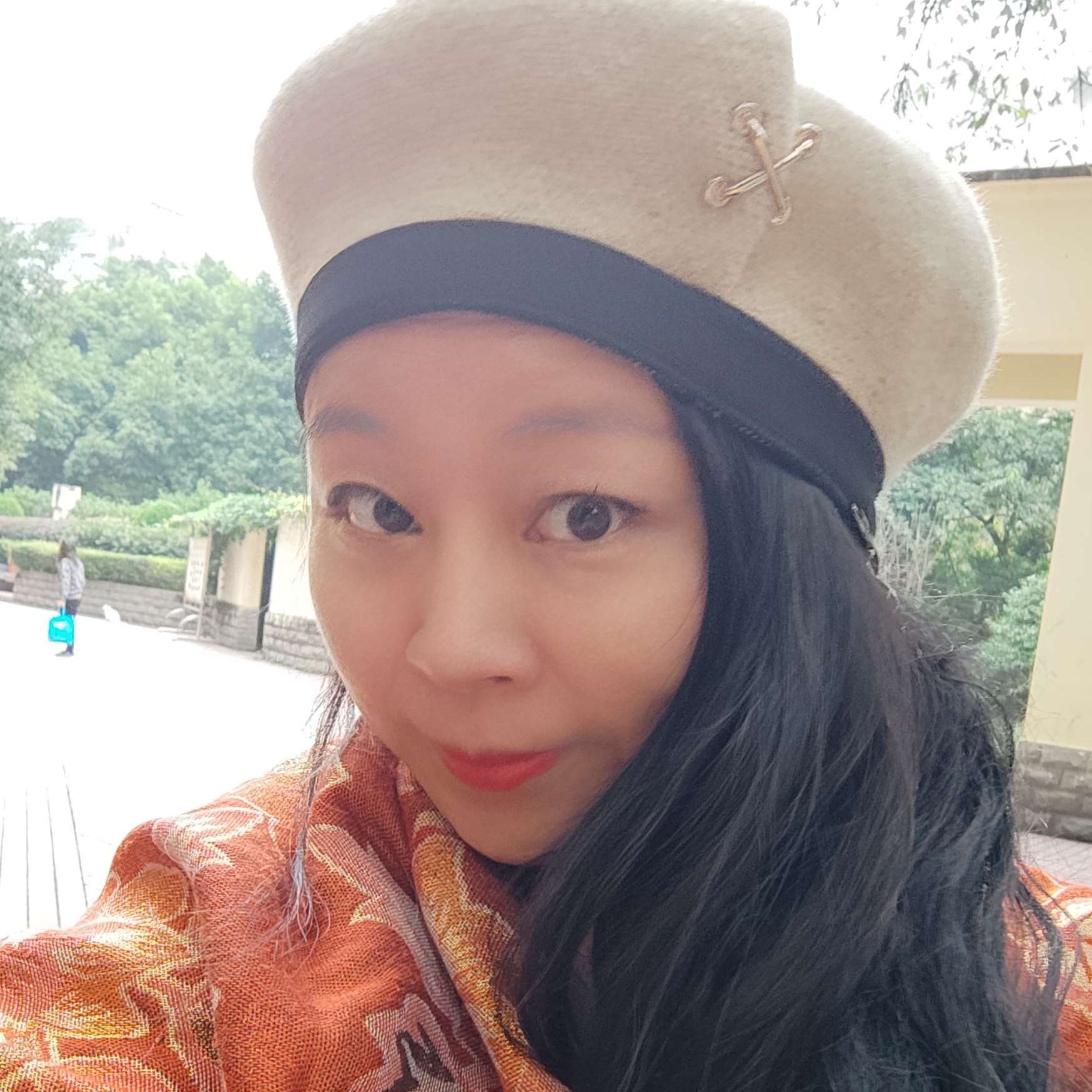 缥缈的兴奋的照片