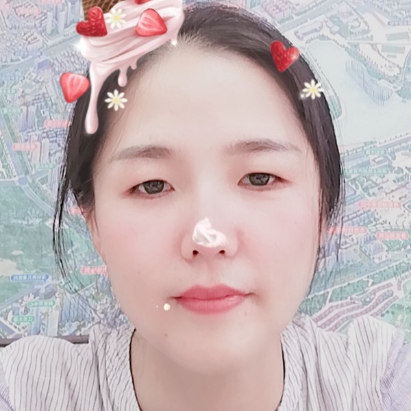 雪碧深拥快乐的照片