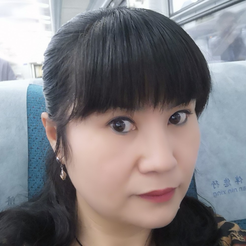 御姐的默默的照片