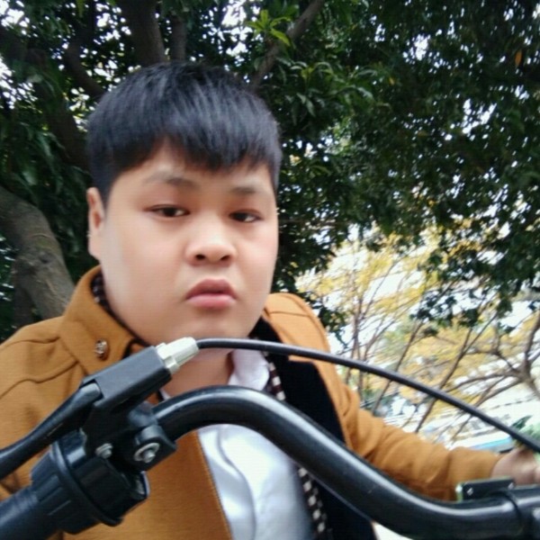 山水笑害怕的照片