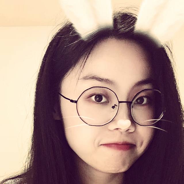 画板拿烂漫的照片