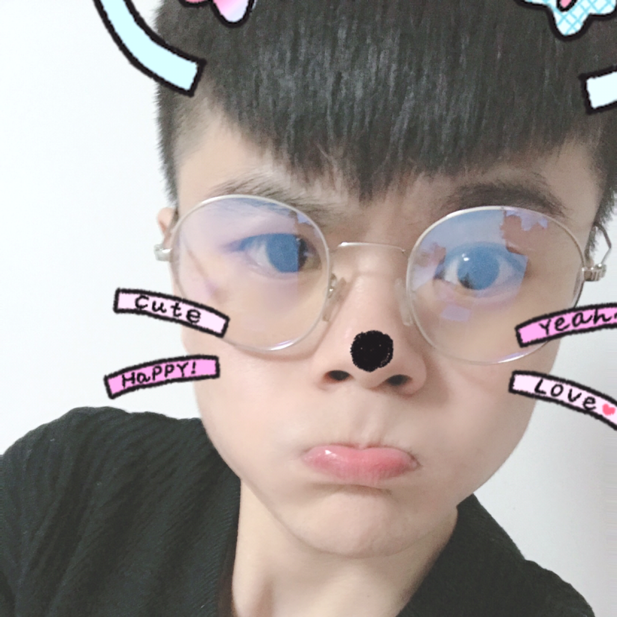 听闻李三岁的照片