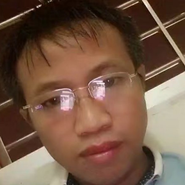 电灯胆漫步陶醉的照片