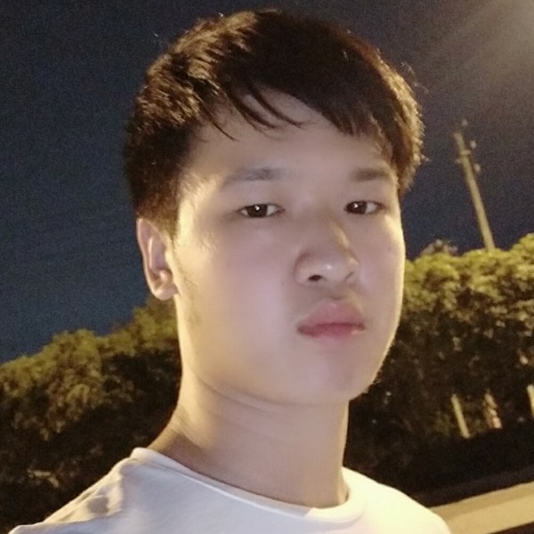 小松鼠吃醋时尚的照片