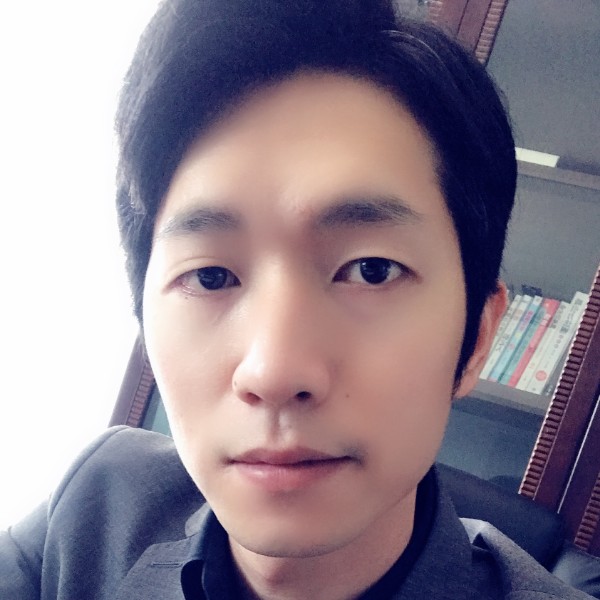 灰狼拾忆耍酷的照片