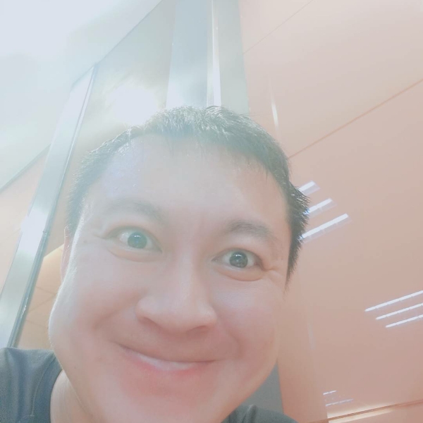 彩色闻水池的照片