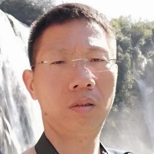 泉翼达的照片