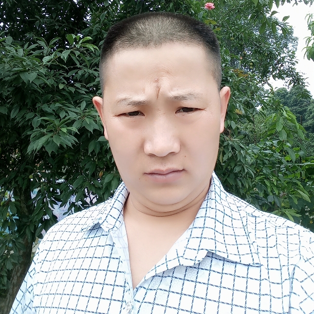 清爽打玉米的照片