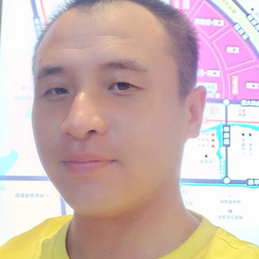 冷倾月明的照片