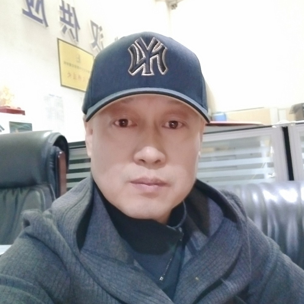 独赏江边月的照片