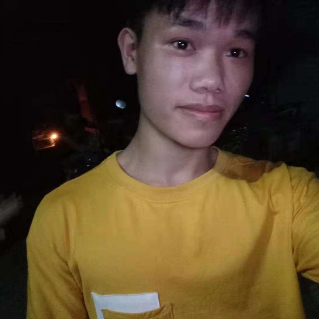 黄围巾丶的照片